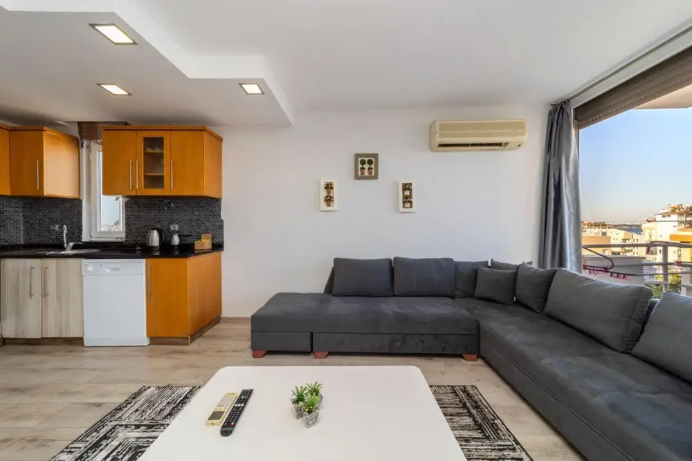 Анталья: Flat Close to Konyaalti Beach With Sea View