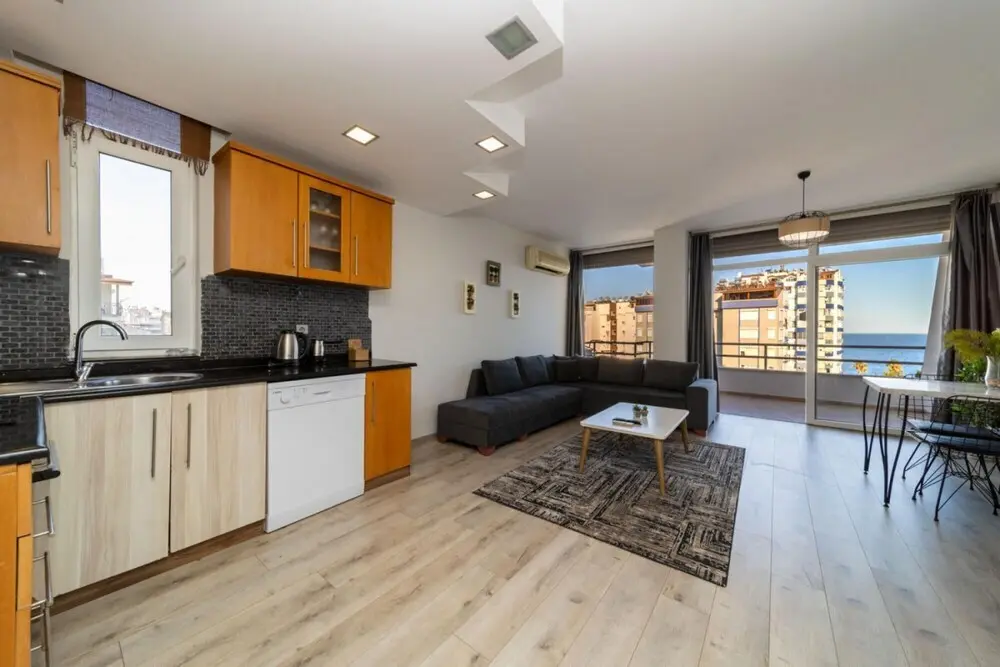 Анталья: Flat Close to Konyaalti Beach With Sea View