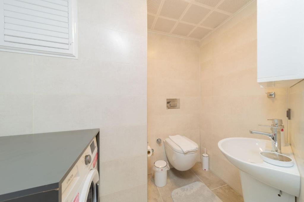 Анталья: Central Located Big Spacious Flat in Muratpasa