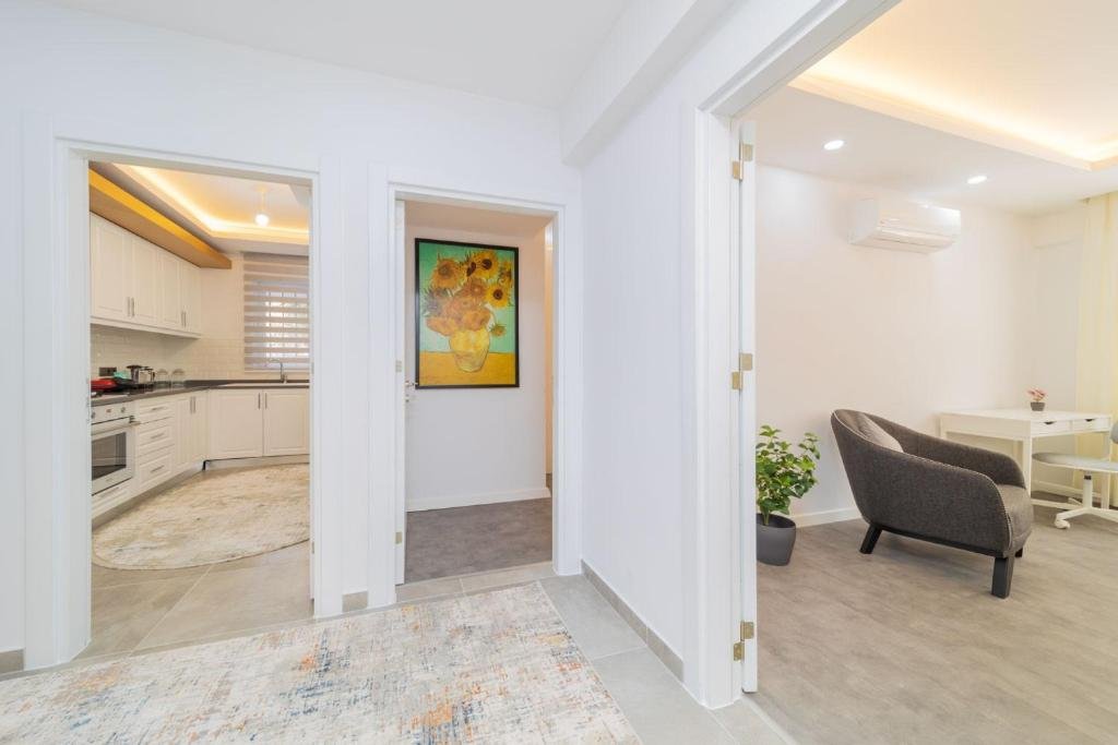 Анталья: Central Located Big Spacious Flat in Muratpasa
