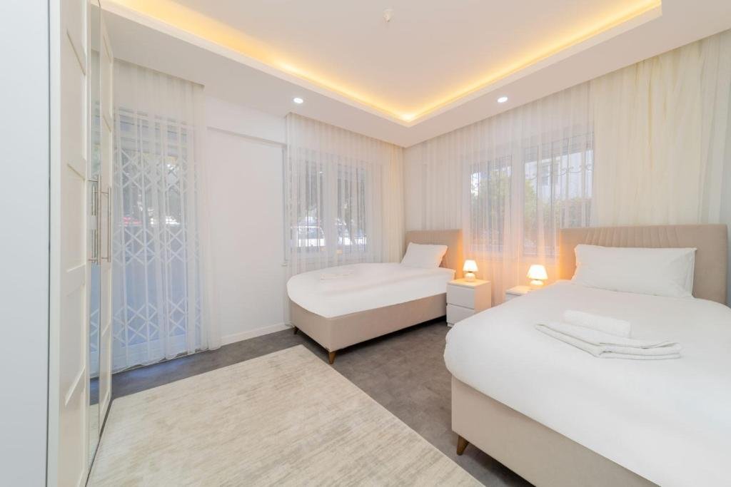Анталья: Central Located Big Spacious Flat in Muratpasa