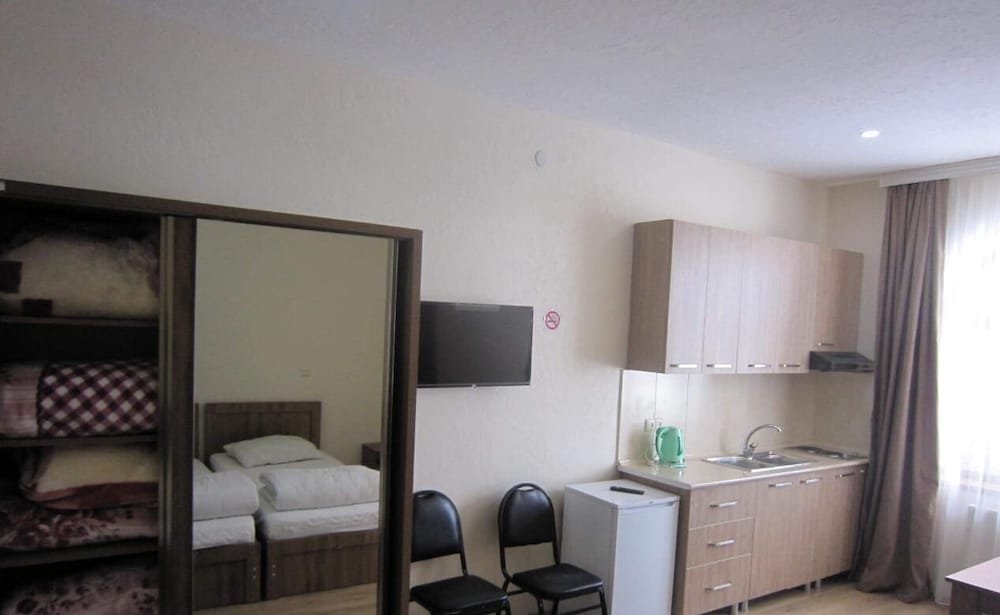 Бакурианский Андезит: Hotel Laguna