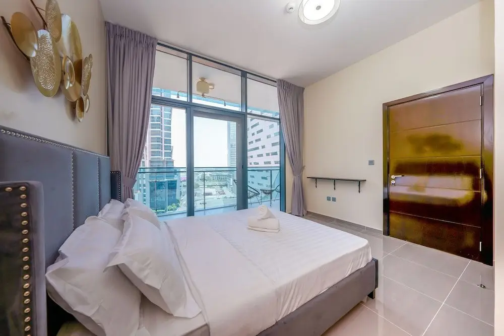 Дубай: Tanin - Unique Modern Apt with Stunning Canal View