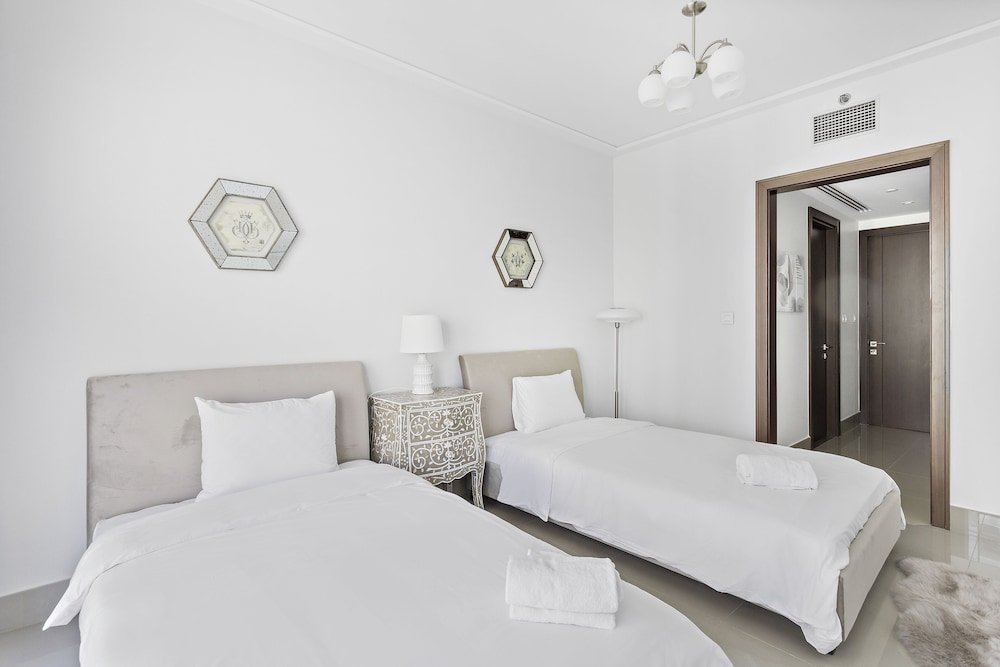 Дубай: WelHome - Luxury Apartment Facing Burj Khalifa With Terrace