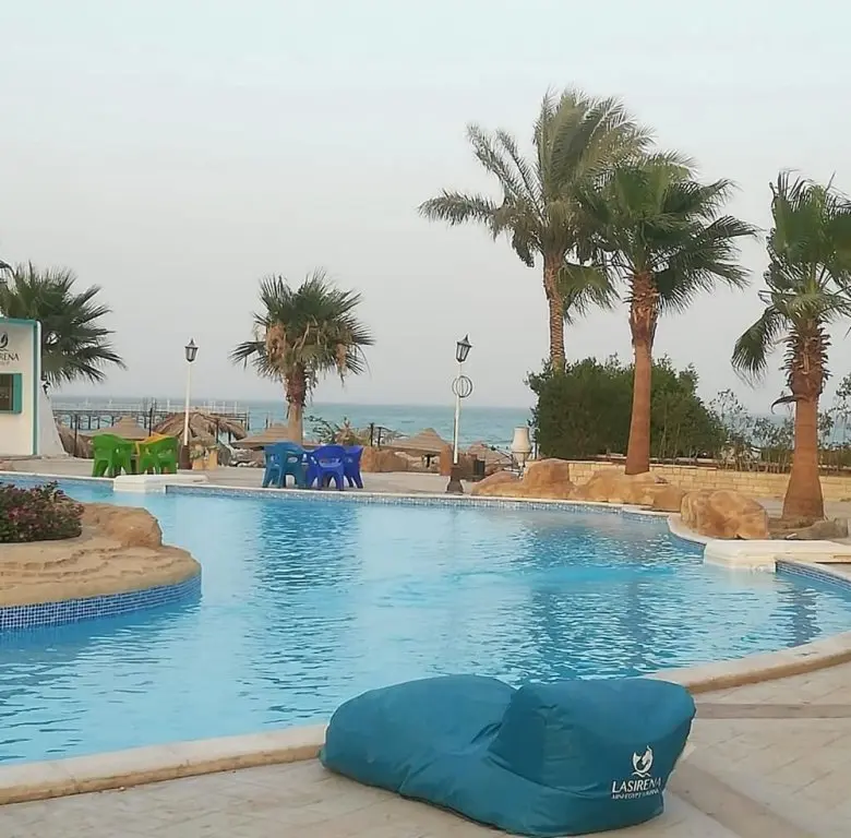 Атаках: La sirena villa el soukhna