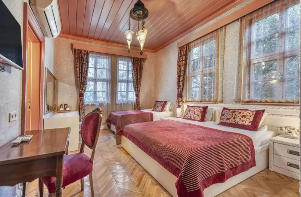 Анталья: Elegant Room in a historical hotel