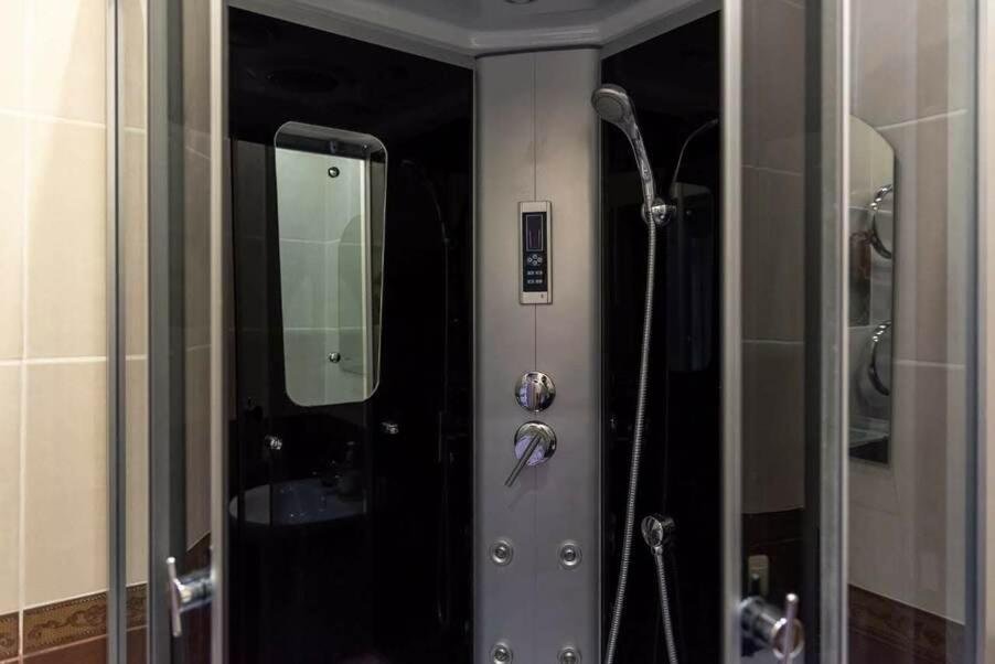 Астрахань: Apartment TwoPillows Savushkina, 6/7