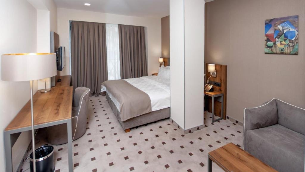 Тбилиси: Hotel Avenue Hotel Tbilisi Mimino