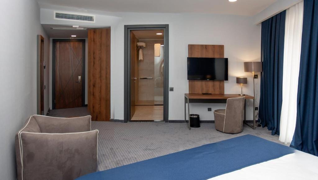 Тбилиси: Hotel Avenue Hotel Tbilisi Mimino