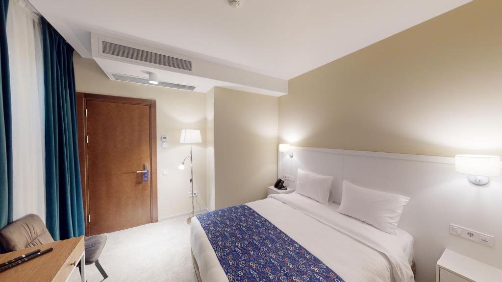 Тбилиси: Epigraph town hotel Mimino