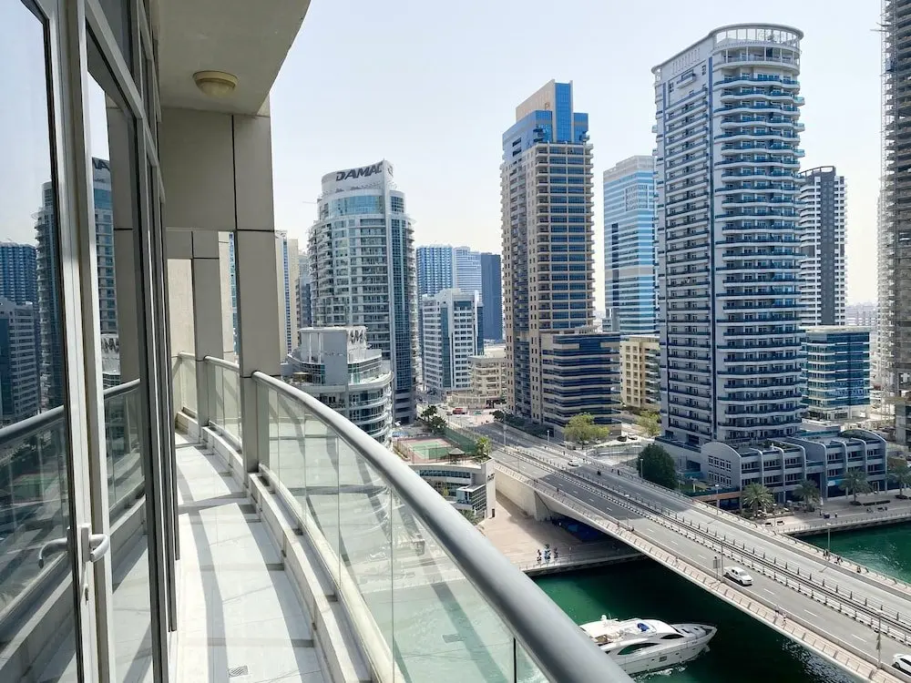 Дубай: Stunning 3BR Apt. with panoramic Marina views