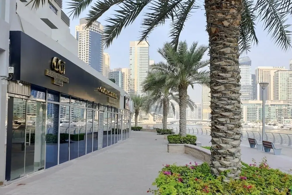 Дубай: Stunning 3BR Apt. with panoramic Marina views