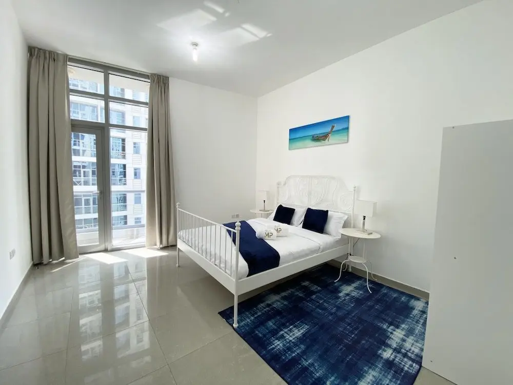 Дубай: Stunning 3BR Apt. with panoramic Marina views
