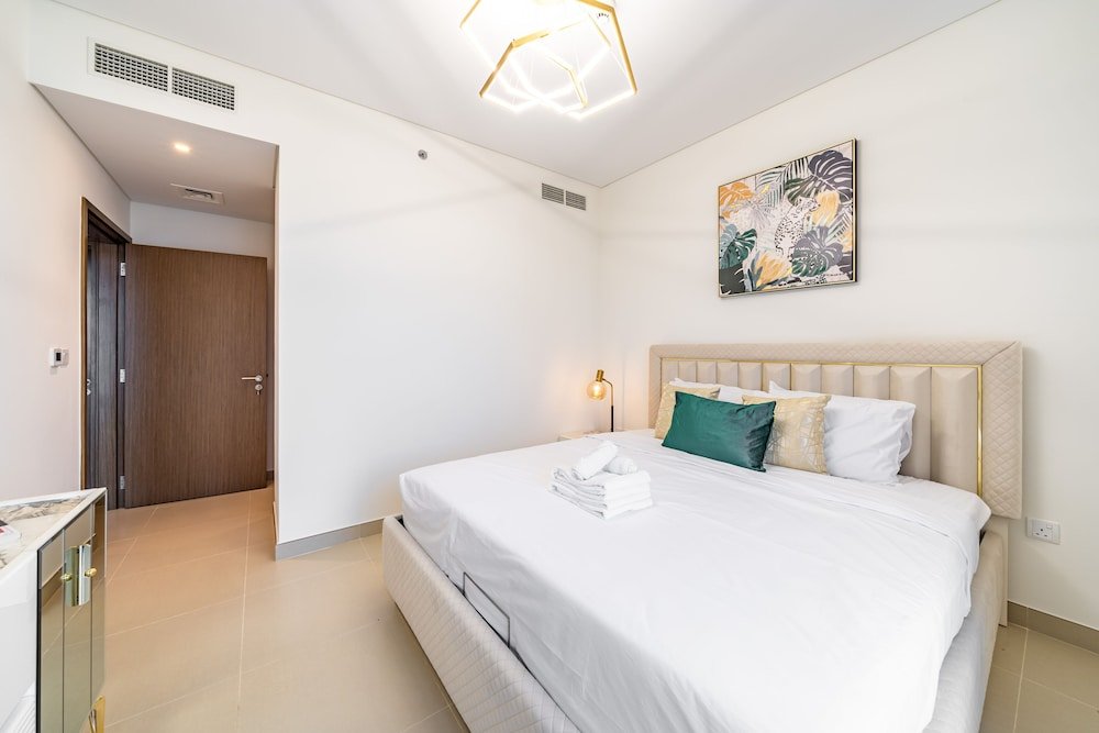 Дубай: Stunning Beachfront Apt. With Balcony Marina