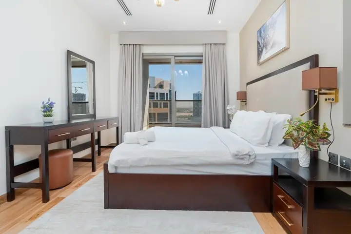 Дубай: Whitesage - Spacious Apartment With Balcony Near Metro Station