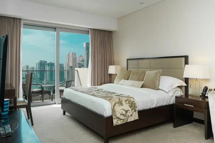 Дубай: Address Dubai Marina by Luton Vacation Homes