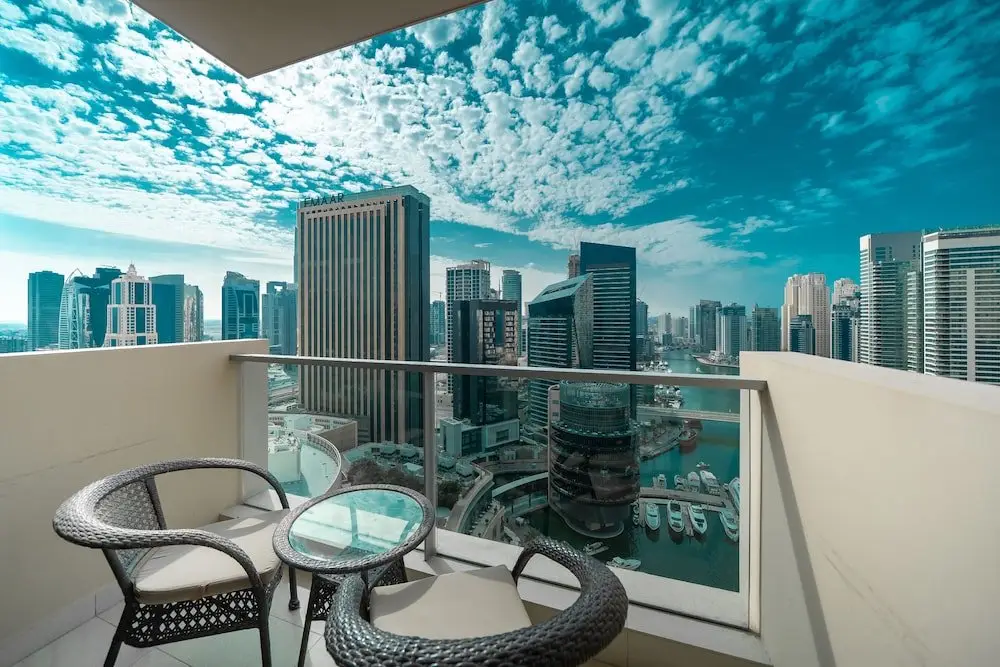 Дубай: Address Dubai Marina by Luton Vacation Homes