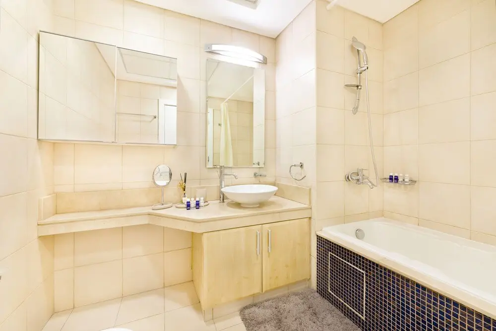 Дубай: Maison Privee - Modern & Bright Apt with Sea Front Views of Burj AlArab