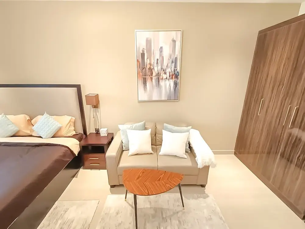 Whitesage - Elegant Studio With Balcony Overlooking The Canal — фото 1