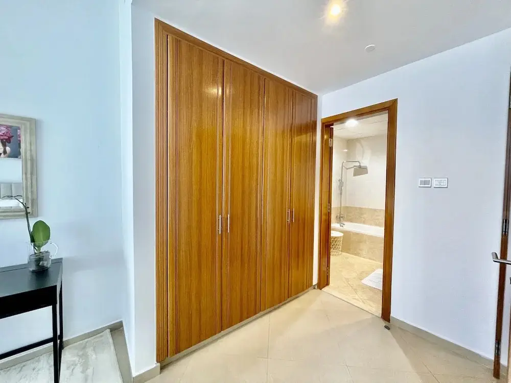 Дубай: Stunning Apartment at Dora Bay Dubai Marina