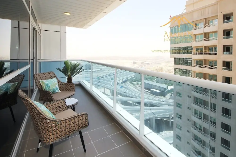 Дубай: New Arabian Opal Tower Dubai Marina