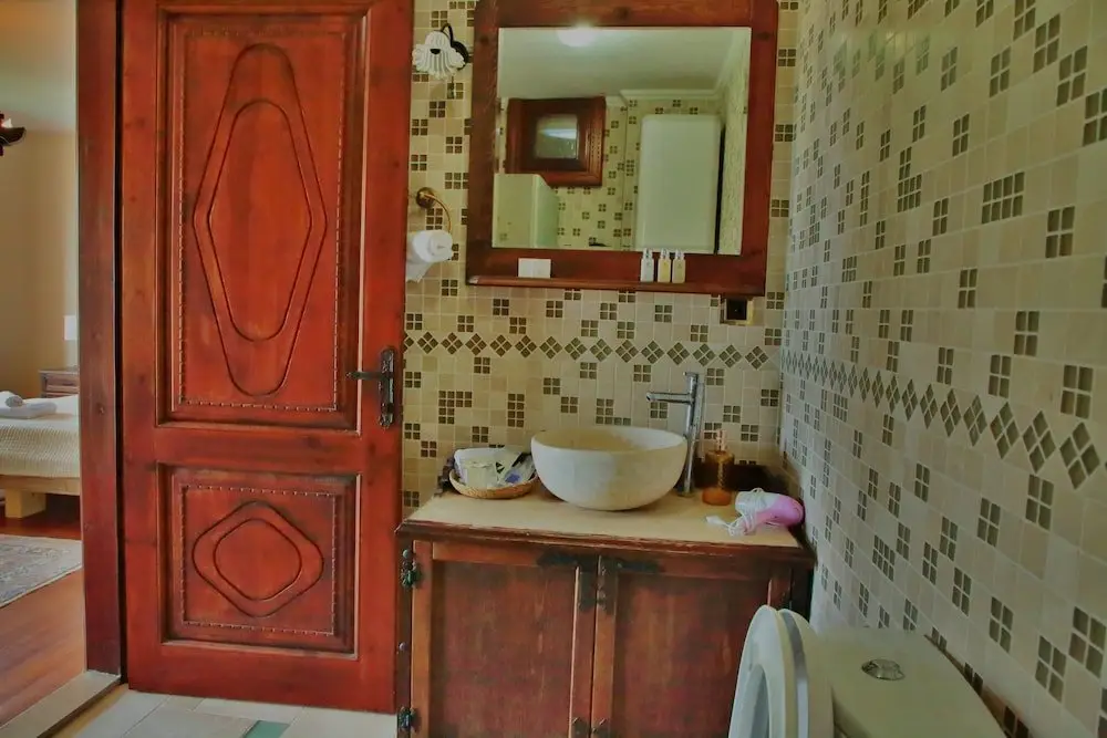 Айвалык: The Mira House