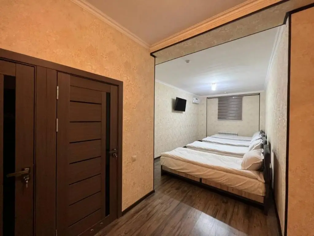 Ташкент: Yantai Hotel