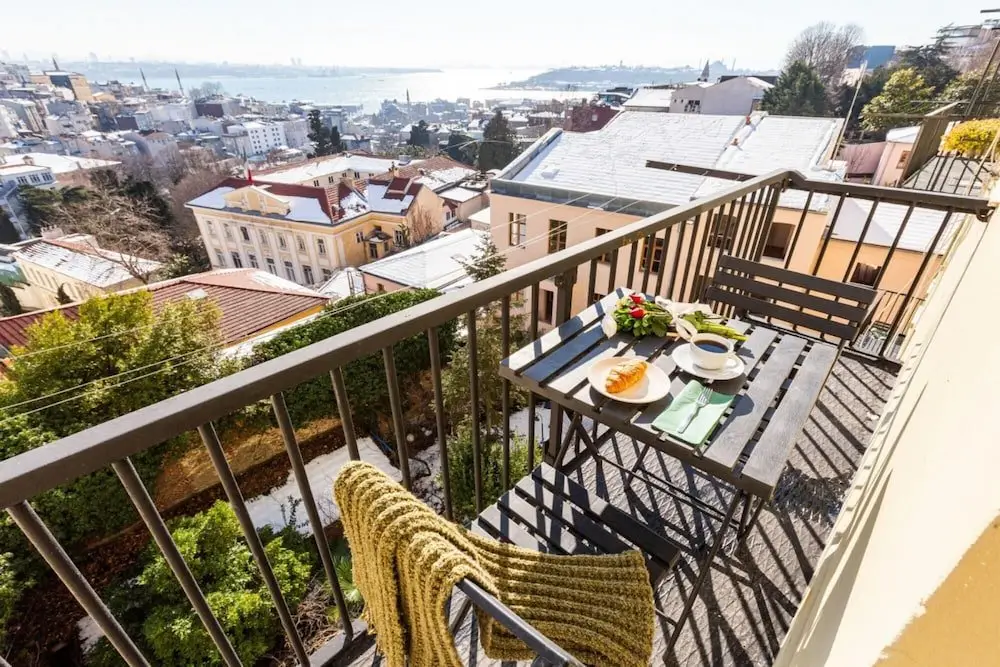 Стамбул: Missafir Flat in Beyoglu With Bosphorus View