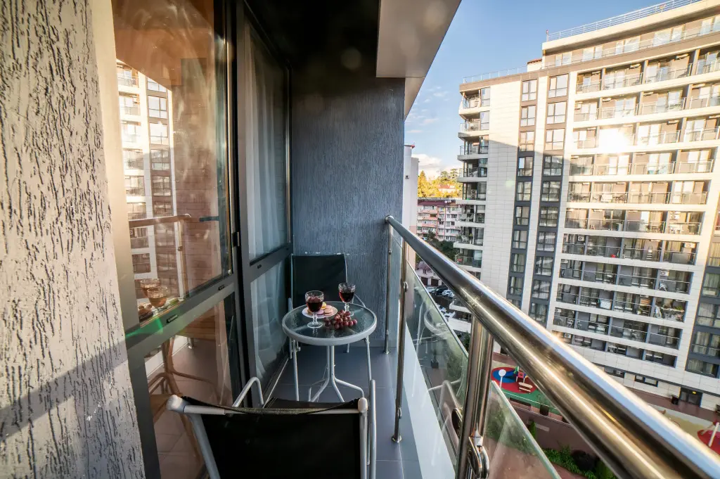 Сочи: Апартаменты Sun city apartments ЖК Сокол с балконом