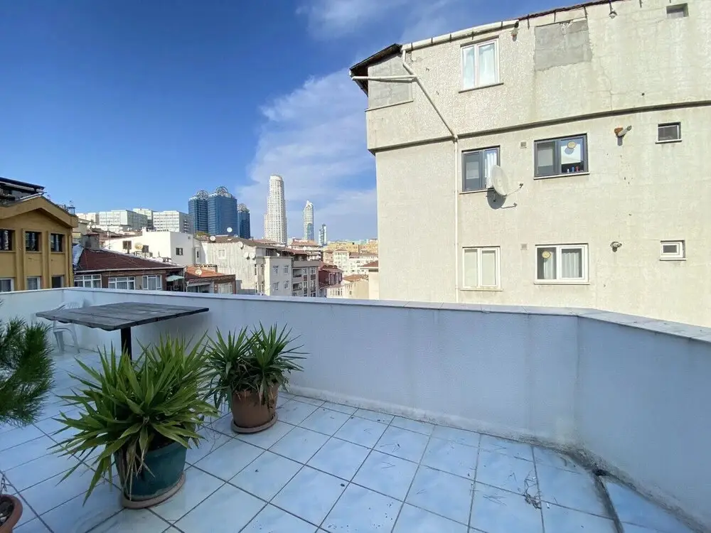 Стамбул: Central Flat With Balcony and Terrace in Sisli