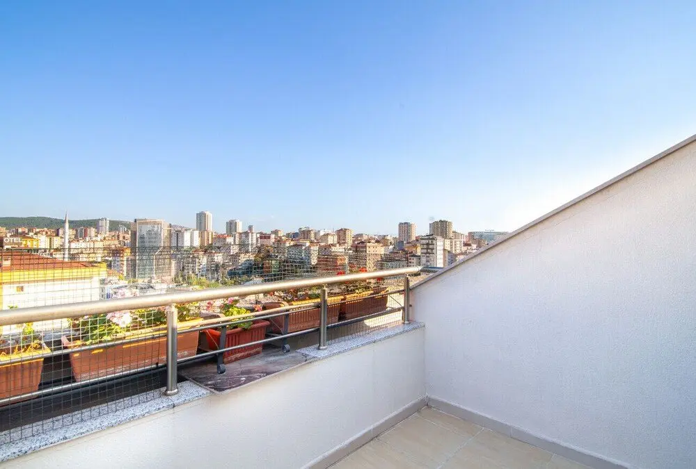 Стамбул: Central Flat in Atasehir With Terrace and Balcony