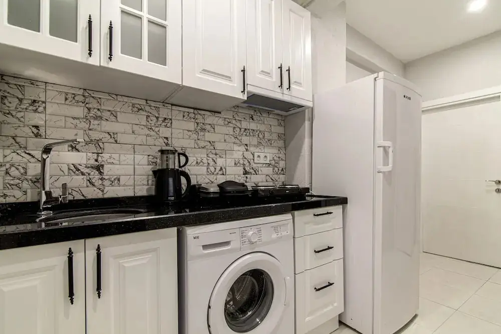 Стамбул: Centrally Located Apartment With Backyard in Sisli