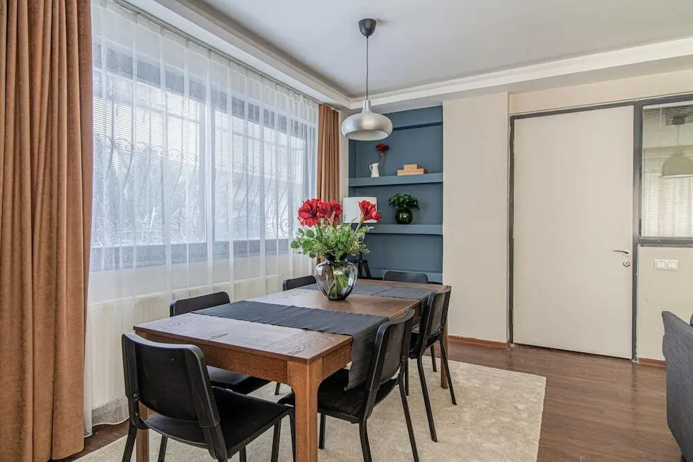 Стамбул: Charming Flat With Backyard Close to Zorlu Center