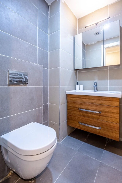 Стамбул: Central Flat With Sleek Interior in Sisli