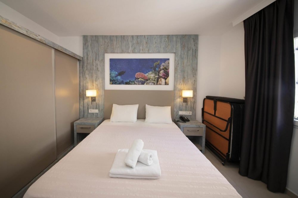 Бодрум: Seafront Flat With Breathtaking Sea View in Bodrum