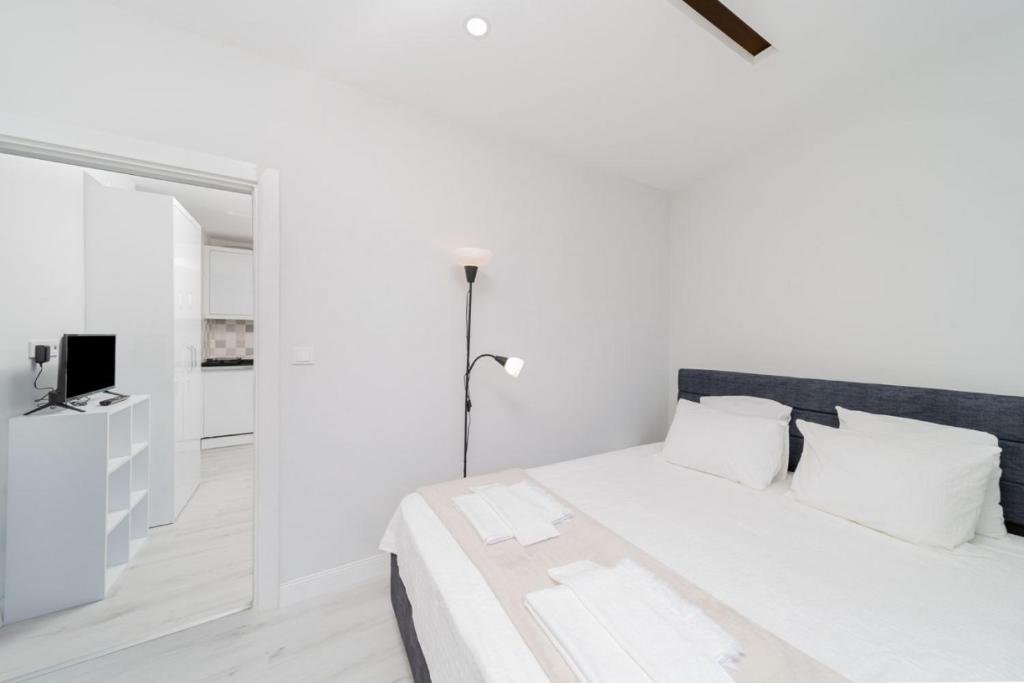 Анталья: Comfy Home With Balcony in Muratpasa