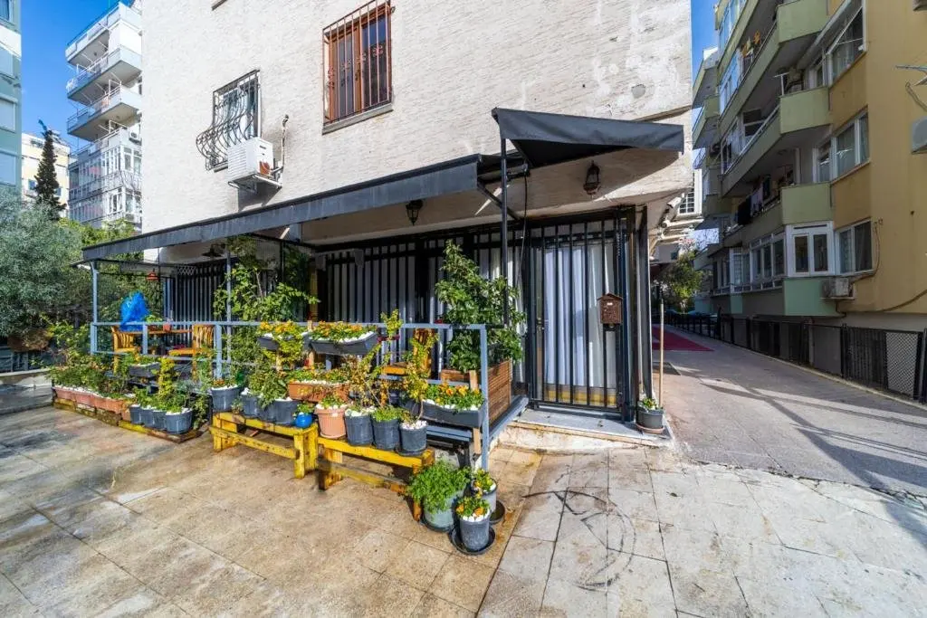 Анталья: Cozy Flat Near Sea With Balcony in Muratpasa