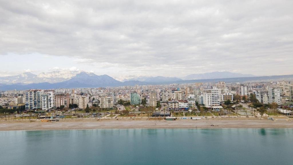 Анталья: Flat With Terrace Next To Konyaalti Beach