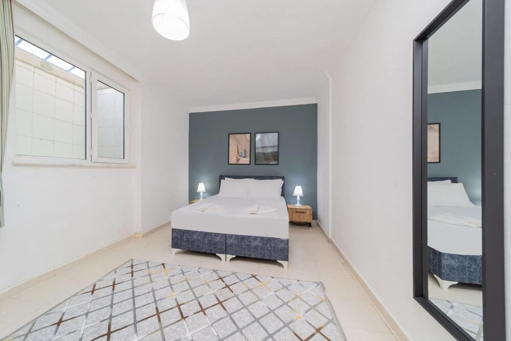 Анталья: Spacious Flat With Backyard in Muratpasa