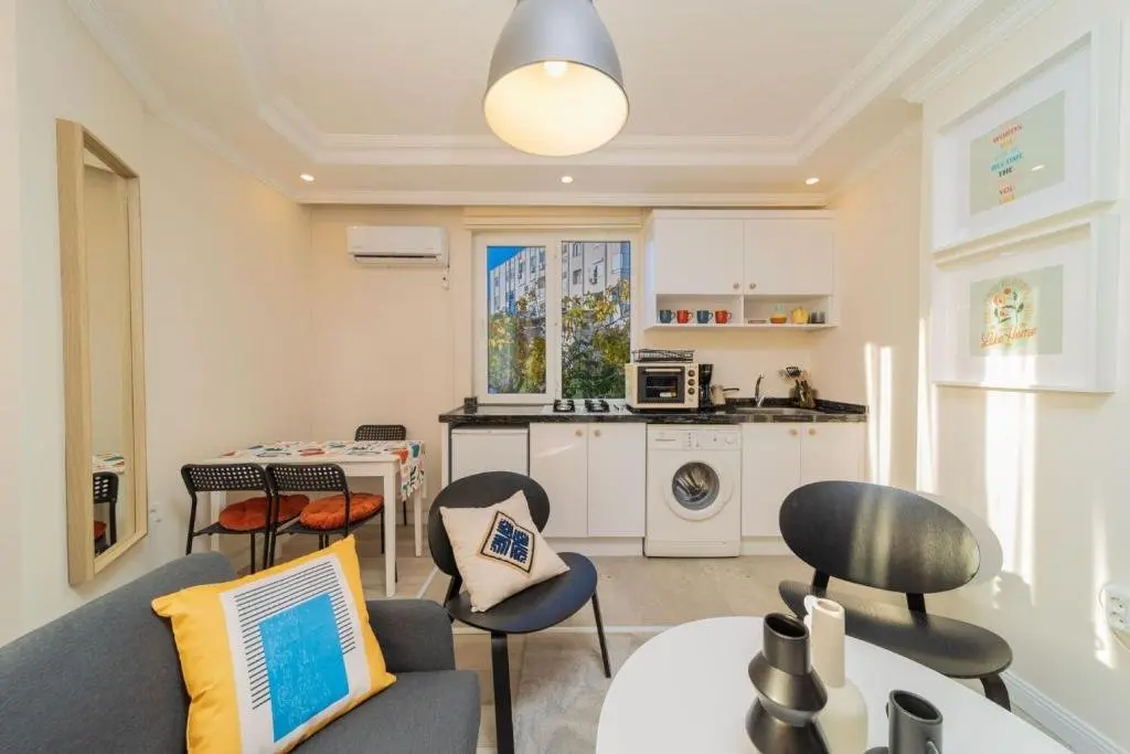 Анталья: Vibrant and Central Apartment in Muratpasa
