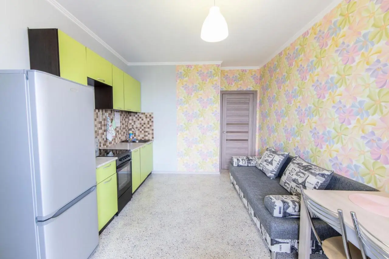 Тюмень: Апартаменты на Первомайской