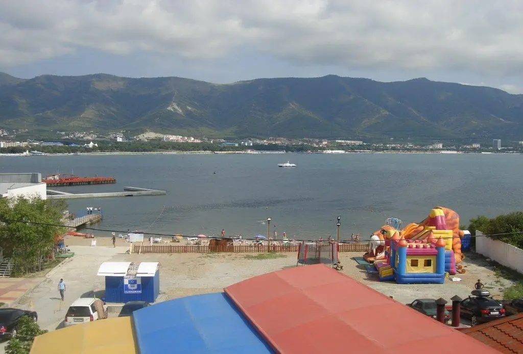 Архипо-Осиповка: Guest House Moreleto