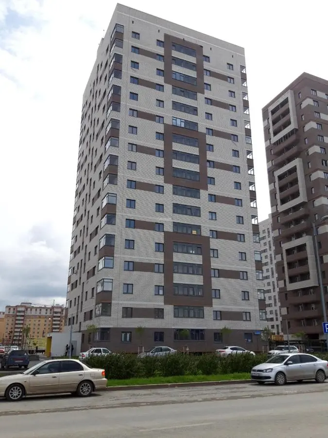 Тюмень: 1к Кристалл Менделеева 2к.1