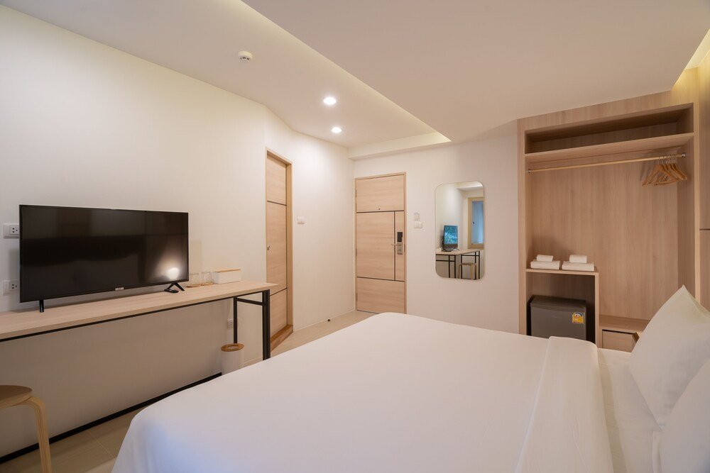 Кату: Bedline Hotel