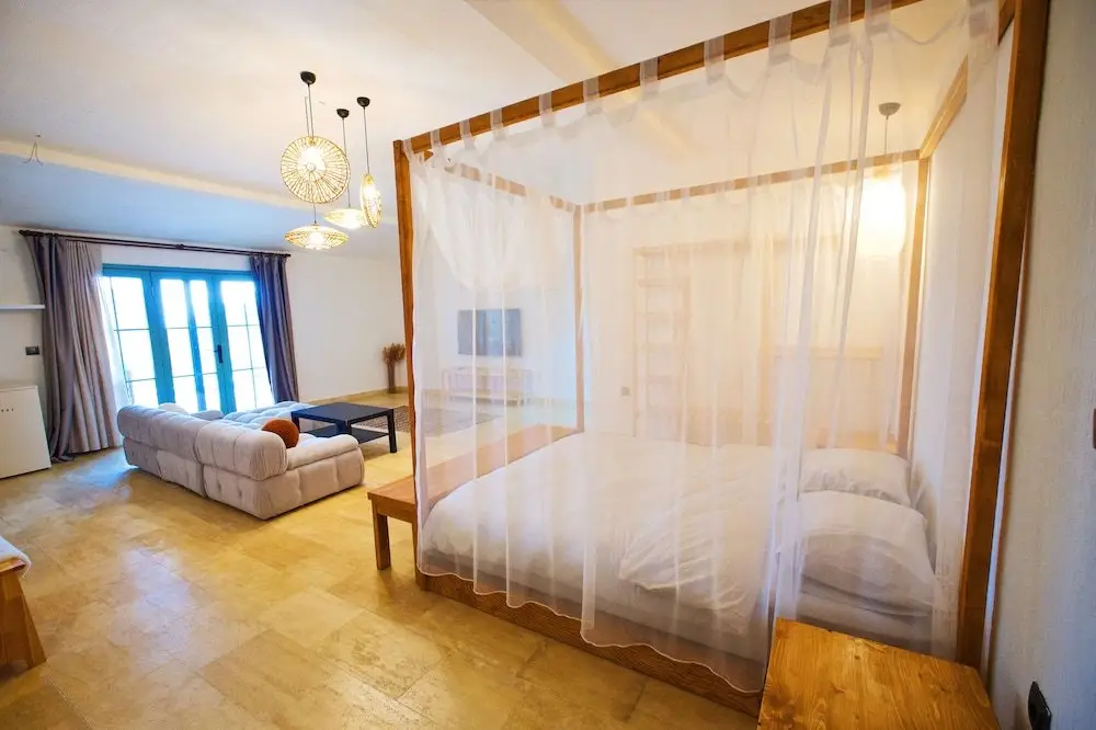 Чешме: Ride And Stay Hotel