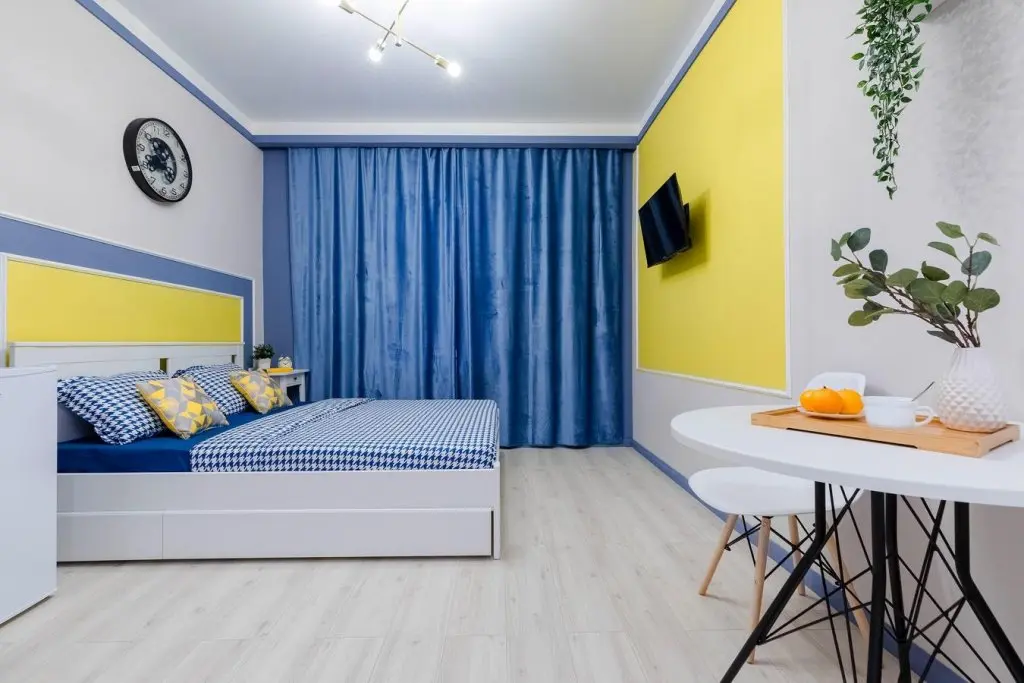 Санкт-Петербург: Apartments On Lotsmanskaya Street