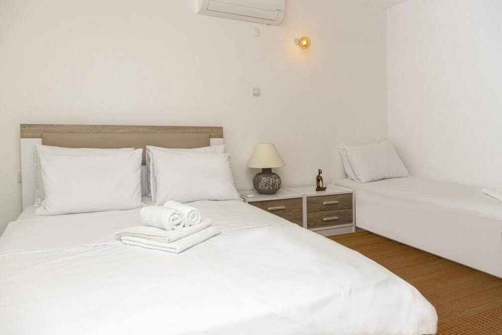 Бодрум: Lovely Triplex With Fantastic Sea View in Turkbuku