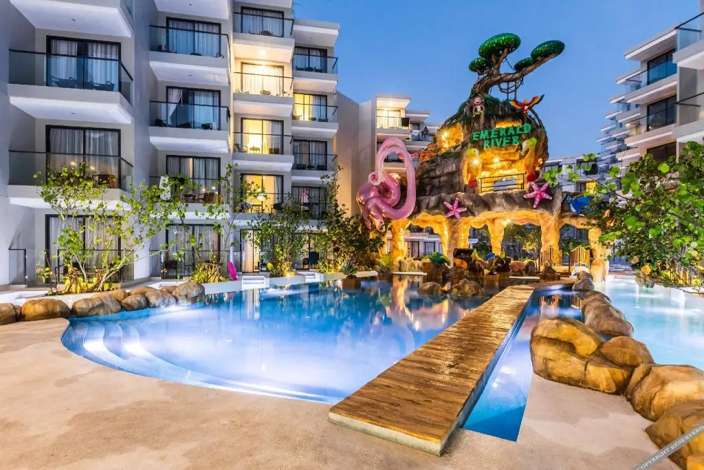 Муанг: Phuket Emerald Beach Resort