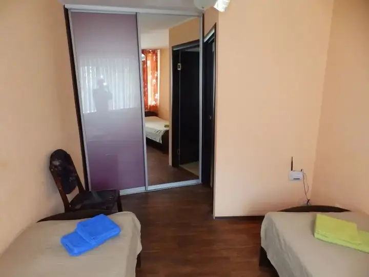 Новокузнецк: Apartment on Ordzhonikidze 42