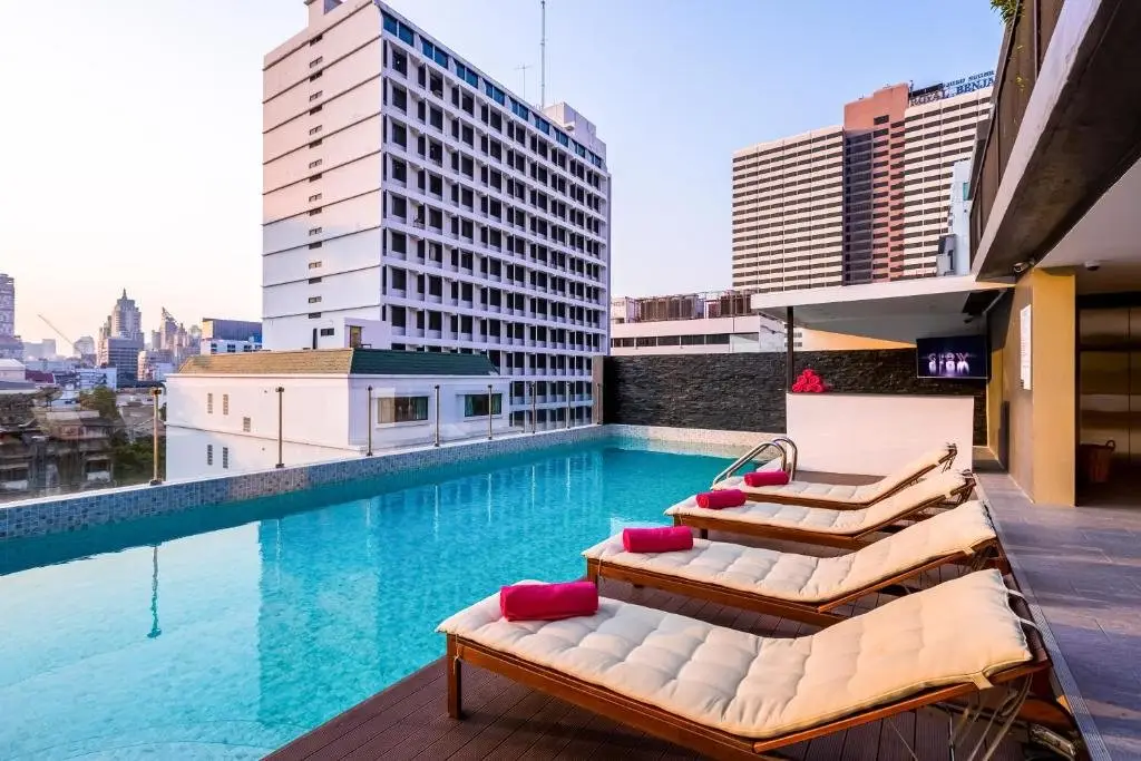 Бангкок: Glow Sukhumvit 5